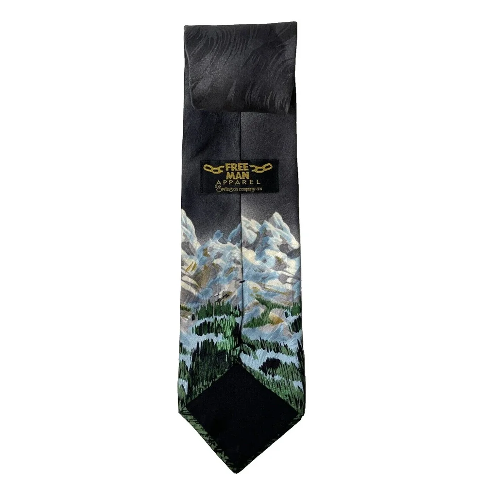 Free Man Apparel Boutique Tie 100% Silk Designer Mens Necktie Eagles in Flight